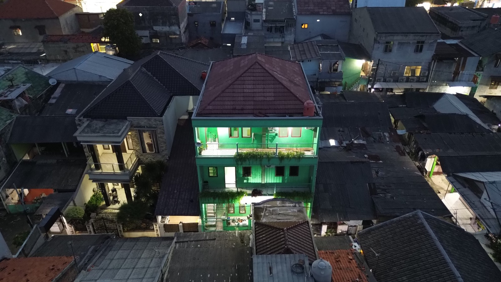 TPQ dan Madrasah Diniyah Miftahul Ulum di Tengah Kota Metropolitan